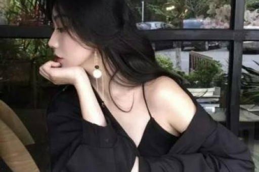 清纯女主播人设塌房酒后直播狂亲男嘉宾第二天哭着表示很后悔