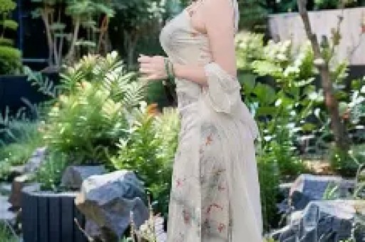 内娱女演员深夜醉酒打车卸下明星包袱全程真实到离谱！
